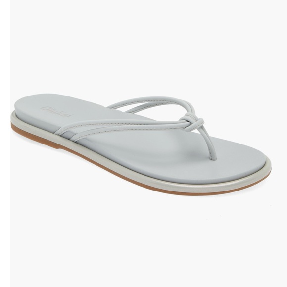 Olukai Aka Sandal Flip-Flop in Iridescent/Vapor Sz 9 Like New - Picture 1 of 7
